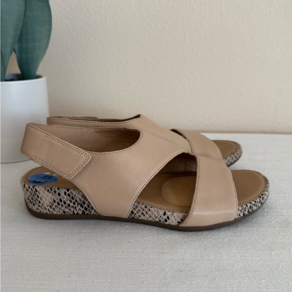 Naturalizer Yessica Tan Leather Snake Print Wedge Sandals
